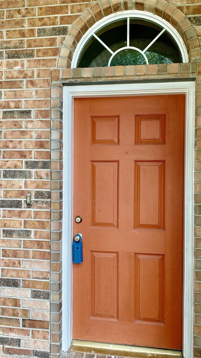 Building Photo - 18034 Platinum Springs Dr