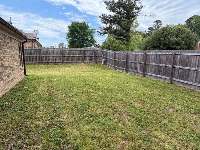 Building Photo - 6044 Humphreys Dr