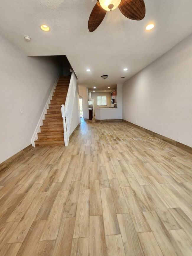 Building Photo - 222 Bayfront Dr