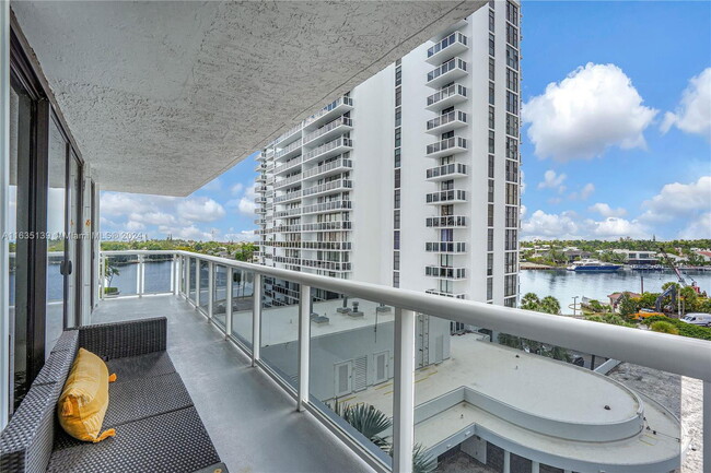 Building Photo - East Country Club Drive, Aventura, FL 3318...