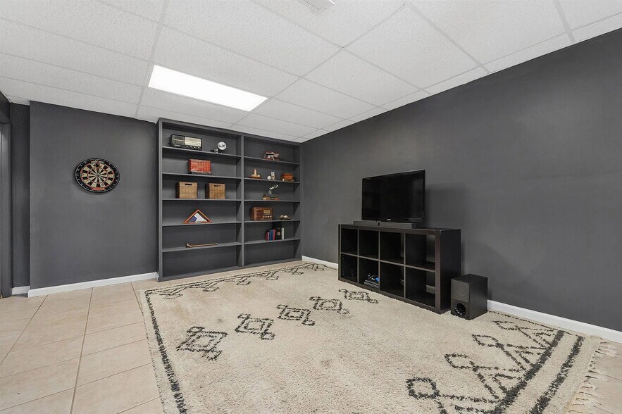 Building Photo - 1565 Bent River Cir