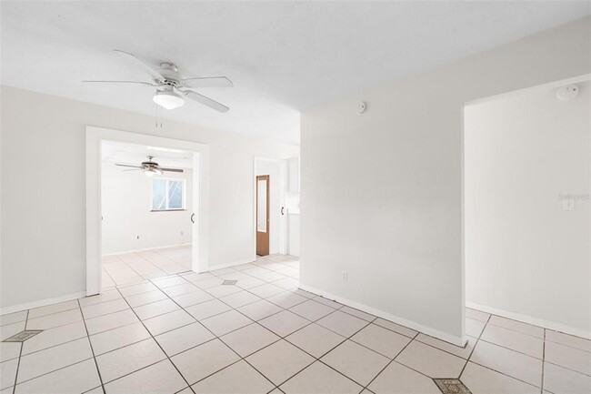 Building Photo - 5107 26th Ave S