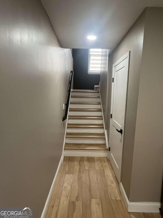 Building Photo - 738 Prince Pl NW