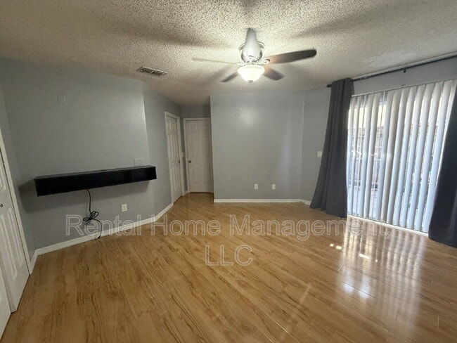 Building Photo - 772 Olympic Cir