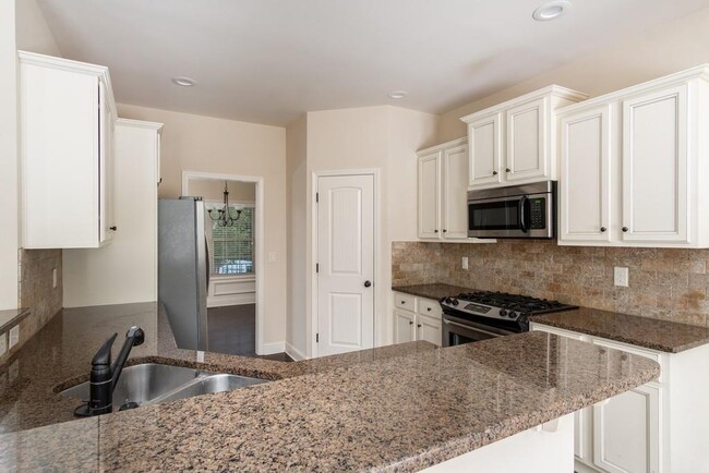 Building Photo - 307 Fieldstone Ln