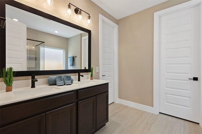 Building Photo - 2013 Woodland Pine Ct