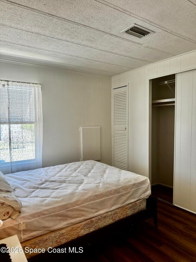 Building Photo - 515 Jennifer Cir