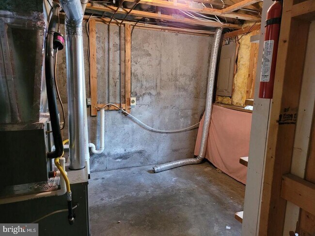 Building Photo - 104 Township Ct