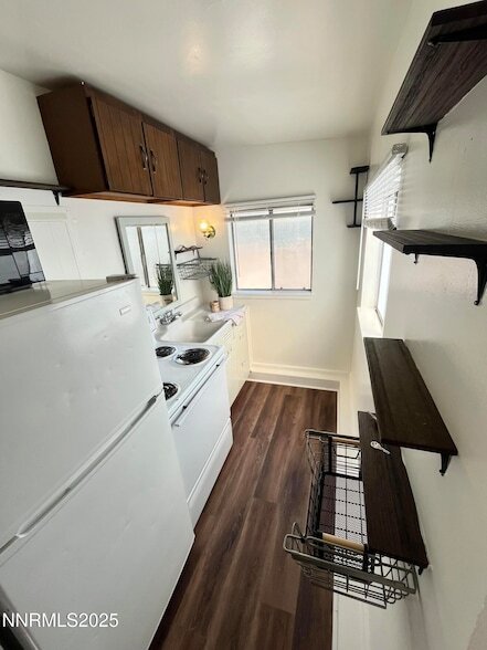 Building Photo - 1224 E Street Unit B