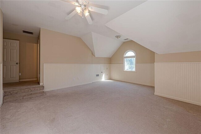 Building Photo - 927 Laurel Wood Ct