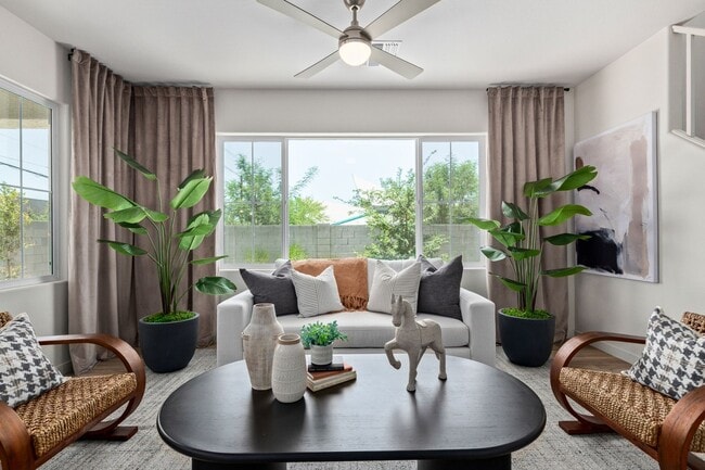 Building Photo - BEAUTIFUL PHOENIX HOME IN GATED COMMUNITY!