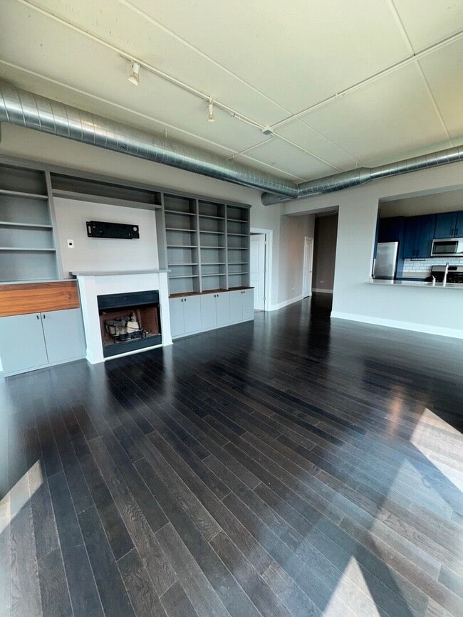 Building Photo - 4846 N Clark St