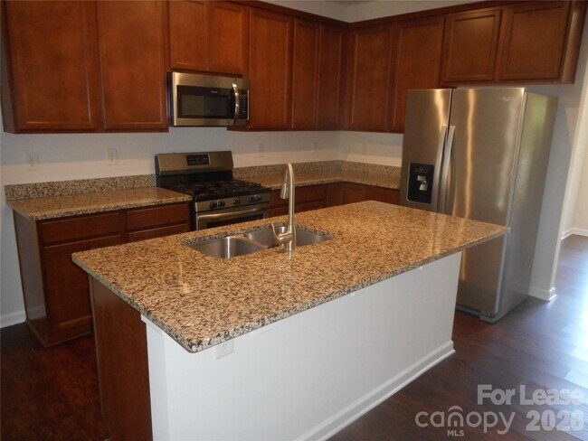 Building Photo - 5522 Harris Cove Dr