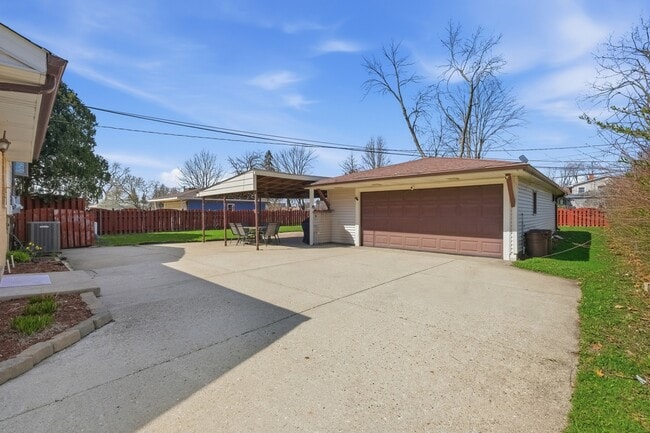 Building Photo - 1506 W Palm Dr