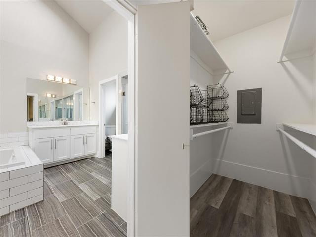 Building Photo - 7109 Canongate Dr