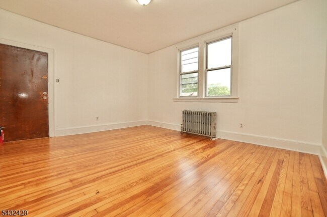 Building Photo - 428 N 12th St