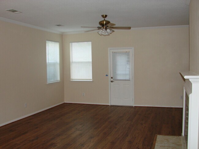 Building Photo - 2910 Blue Dawn Dr