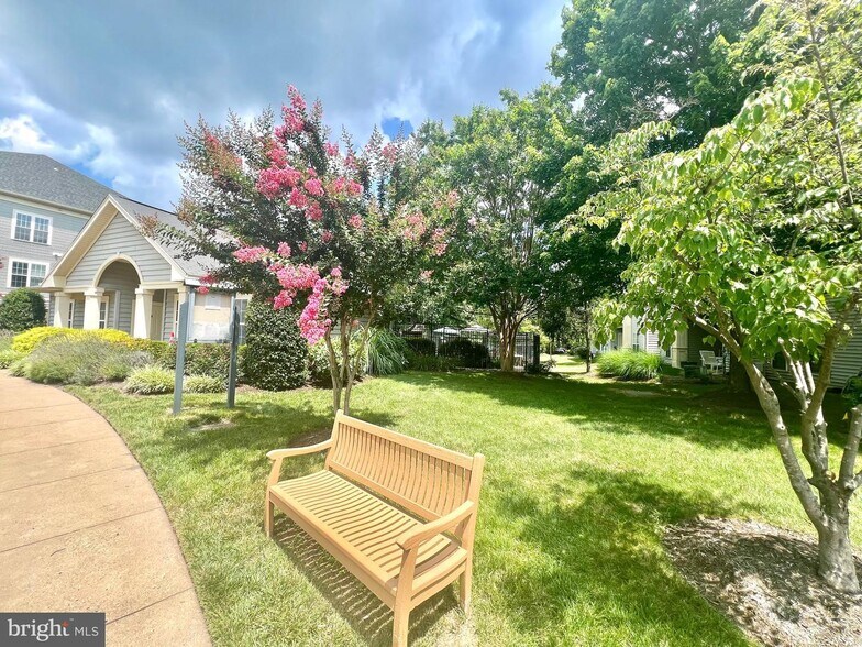 Building Photo - 11322 Westbrook Mill Ln