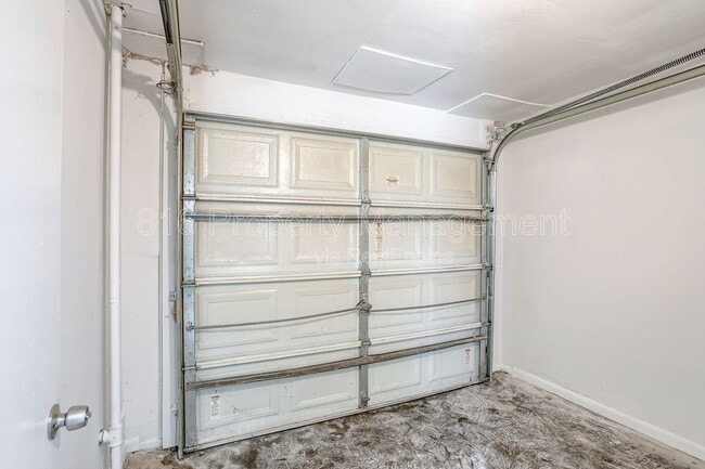 Building Photo - 11201 Crystal Ave