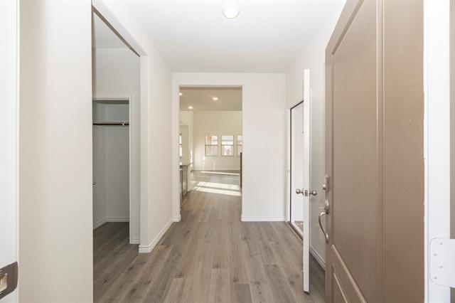 Building Photo - 1001 Marigold St