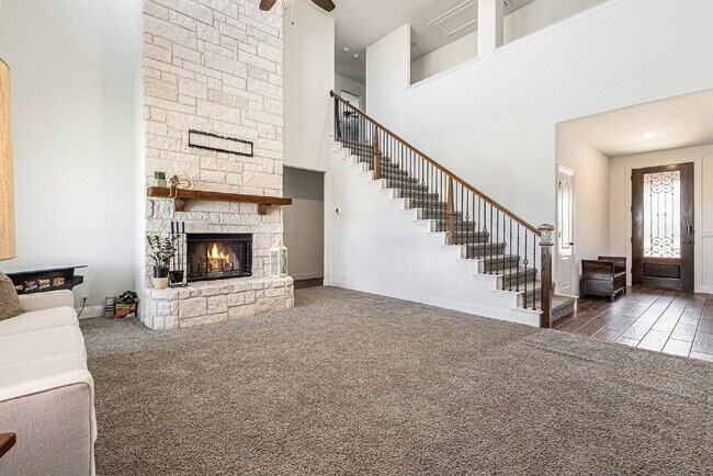 Building Photo - Exquisite 5-Bedroom, 3.5-Bath on 0.46 Acre...