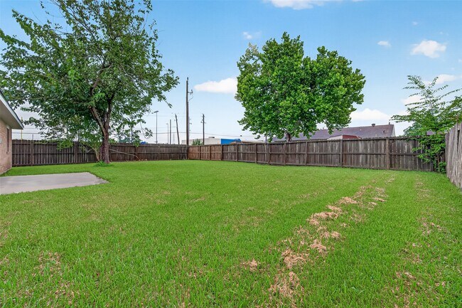 Building Photo - 9903 Towne Tower Ln