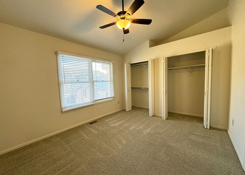 Building Photo - 6913 Yellowpine Dr