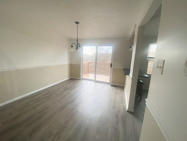 Dining Room - 5053 Hamilton Dr