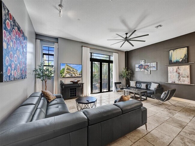 Building Photo - 2356 Wilton Dr