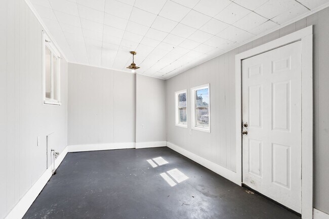 Building Photo - 210 Dryden Dr