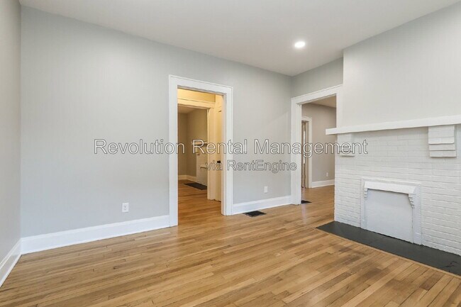 Building Photo - 2034 Cambridge Ave