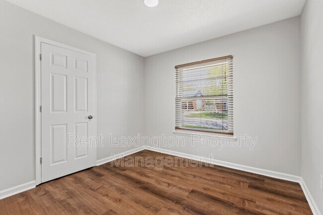 Building Photo - 1576 Springfield Dr