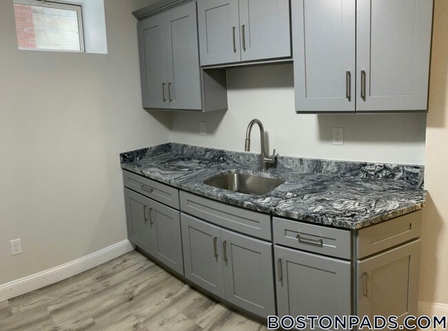 Building Photo - 17 Verrill St