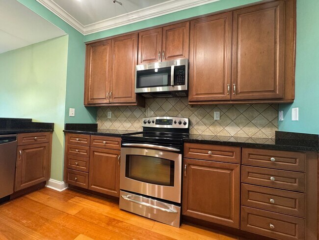 Building Photo - Mayfaire Townview 1 Bed/2 Bath + Bonus Room, Second Floor, Balcony