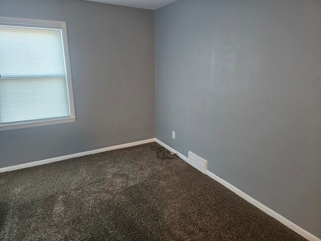 Building Photo - 1112 13th St S