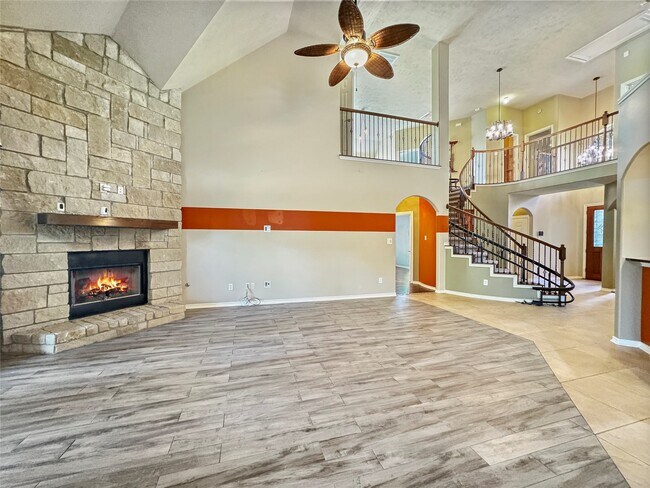 Building Photo - 25619 Canyon Crossing Dr