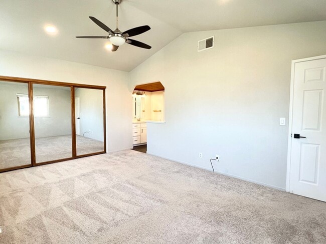 Building Photo - Beautiful Four Bedroom Home in Elk Grove