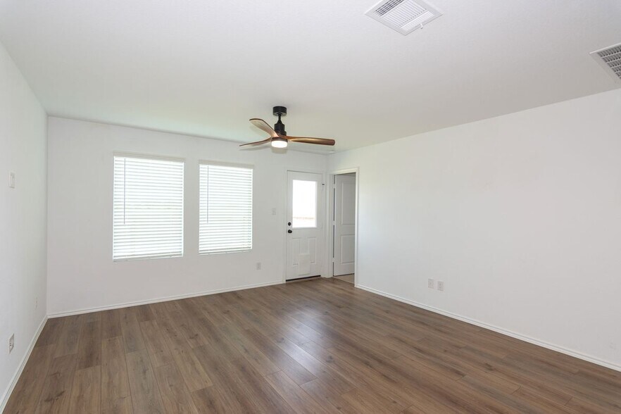 Building Photo - 548 Rancho Del Cielo Lp