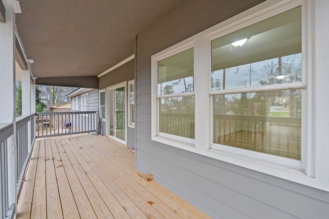 Building Photo - 1306 Dominica Dr