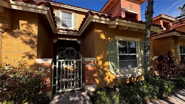 Building Photo - 985 SW 143rd Ave