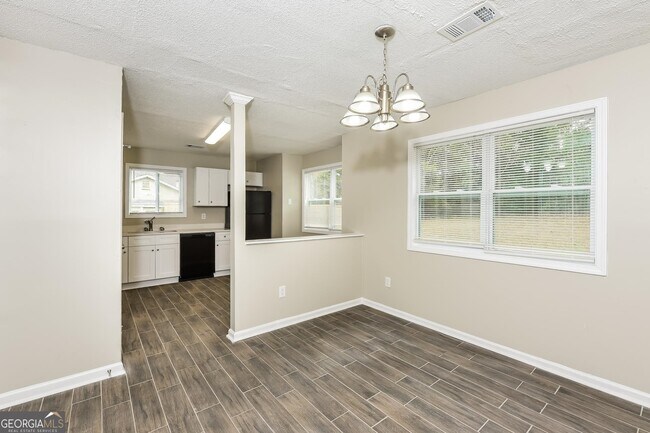 Building Photo - 6258 Leverett Dr