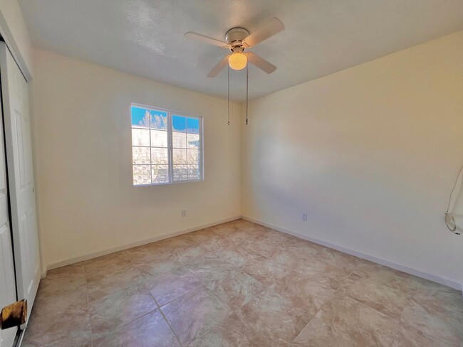 Building Photo - Three Bedroom Two Bathroom Home for lease ...