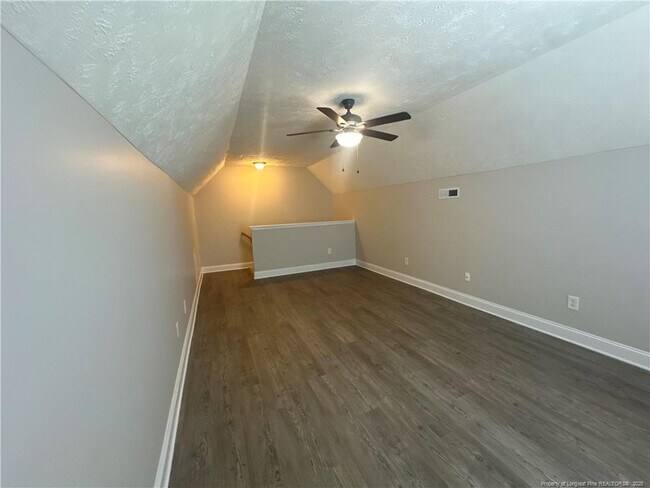 Building Photo - 450 Copper Creek Dr