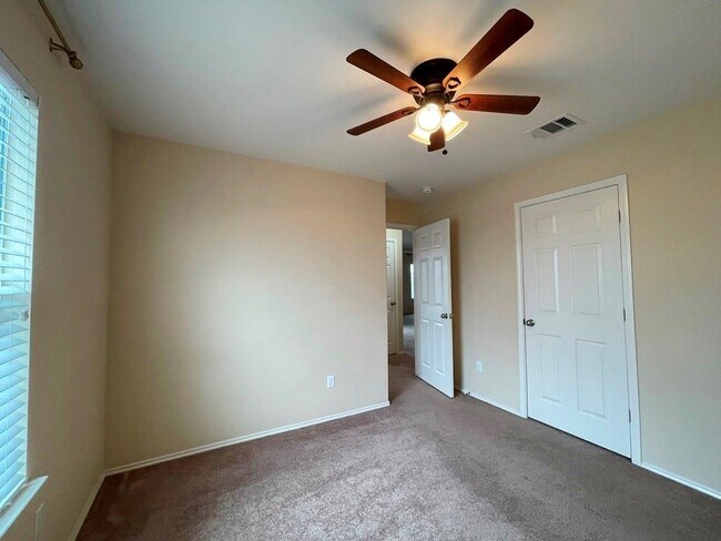 Building Photo - 602 Moonwalker Trail