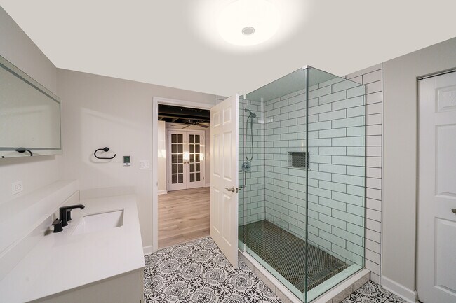 Building Photo - 2930 Glacier Way