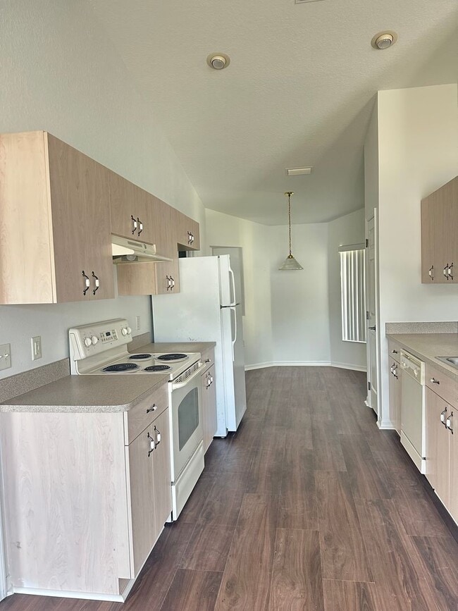 Building Photo - Marion Oaks