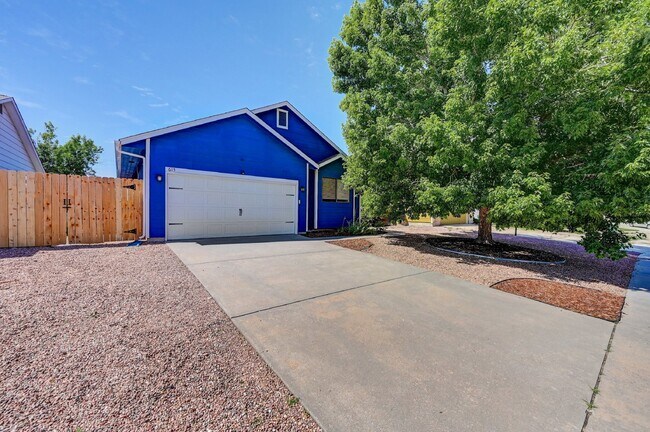 Building Photo - $2,245 - 3 Bed, 3 Bath Home with Finished ...
