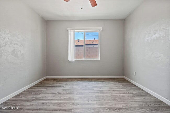 Building Photo - 528 E Pierson St