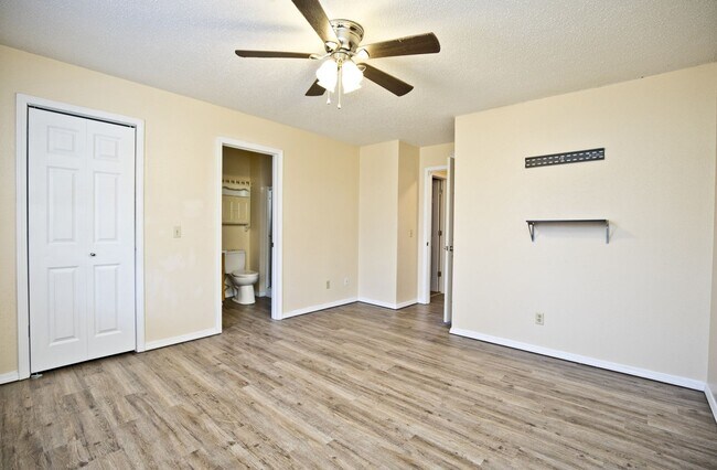 Building Photo - 9050 Grimes Dr