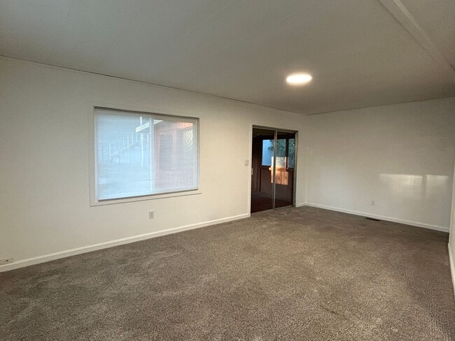 Building Photo - 452 Silver Leaf Dr